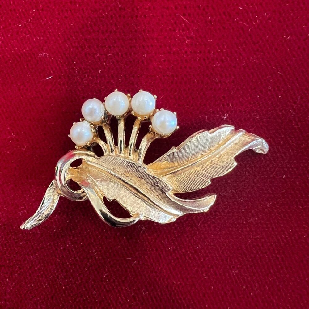 Vintage flower brooch